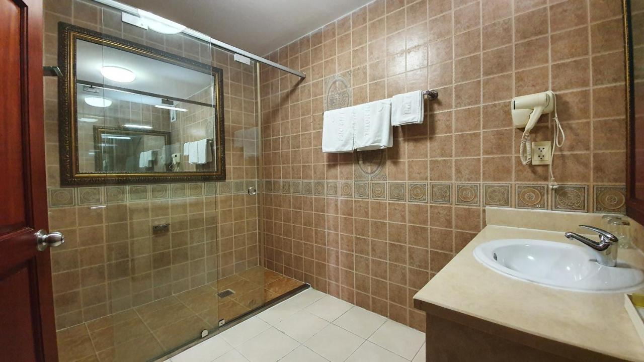 Suite Nhìn Ra Thành Phố